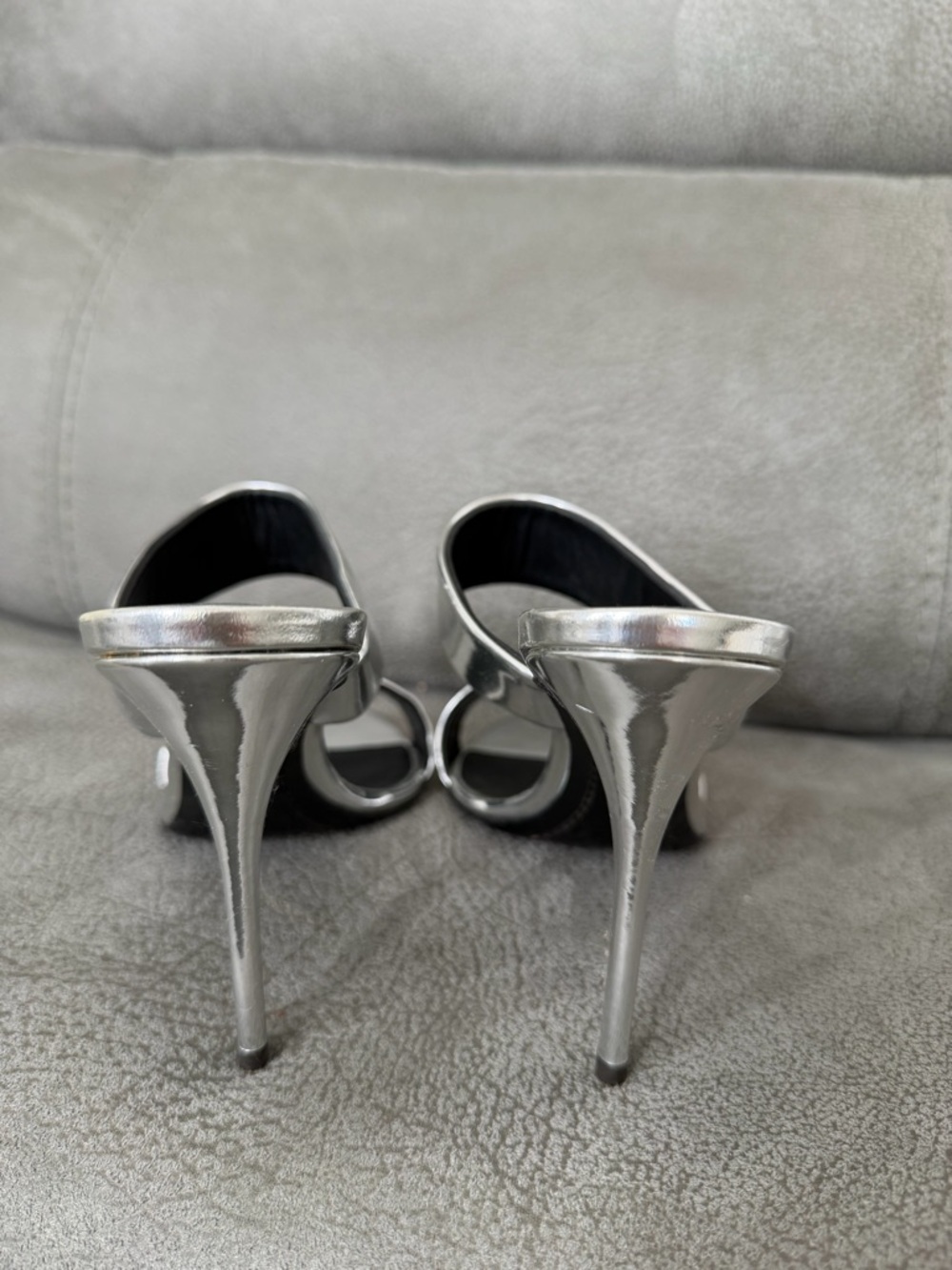 Giuseppe Zanotti Metallic Silver Two-Band Slide Heels - Picture 3 of 5